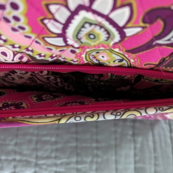 EUC Laptop Case by Vera Bradley in "Very Berry Paisley" Print - Picture 7 of 10